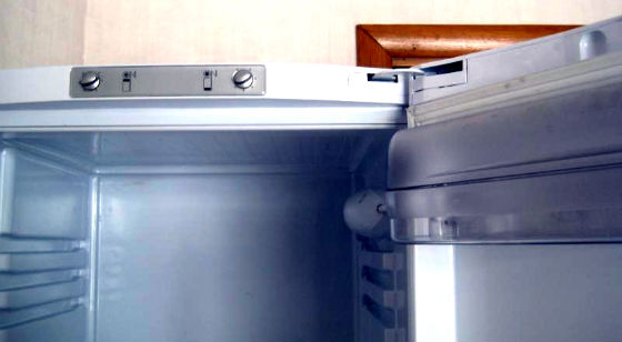 Перевесить двери холодильника в Протвино | Вызов мастера по холодильникам на дом